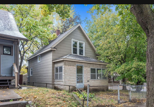 1062 Minnehaha Ave E